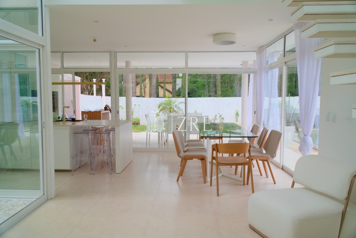 Casa ID.765 - Venta de casa 4 dormitorios