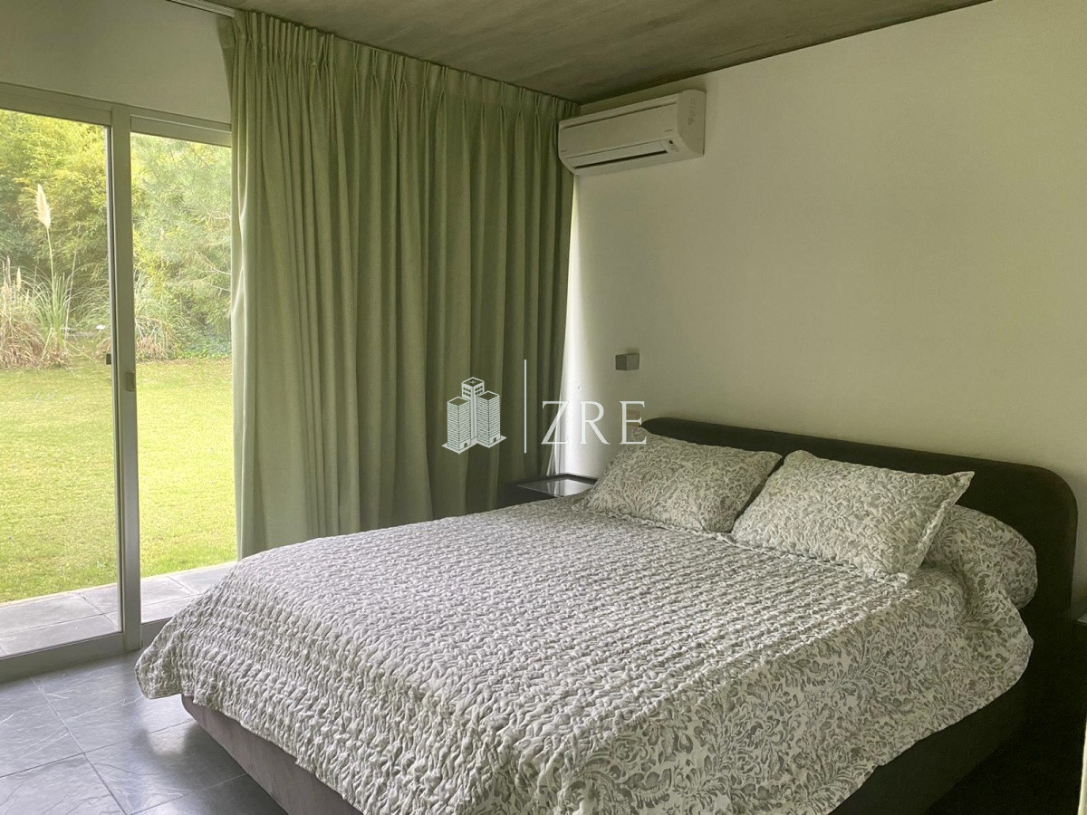 Casa ID.919 - Venta y alquiler casa 5 dormitorios. Playa brava, Punta del Este.