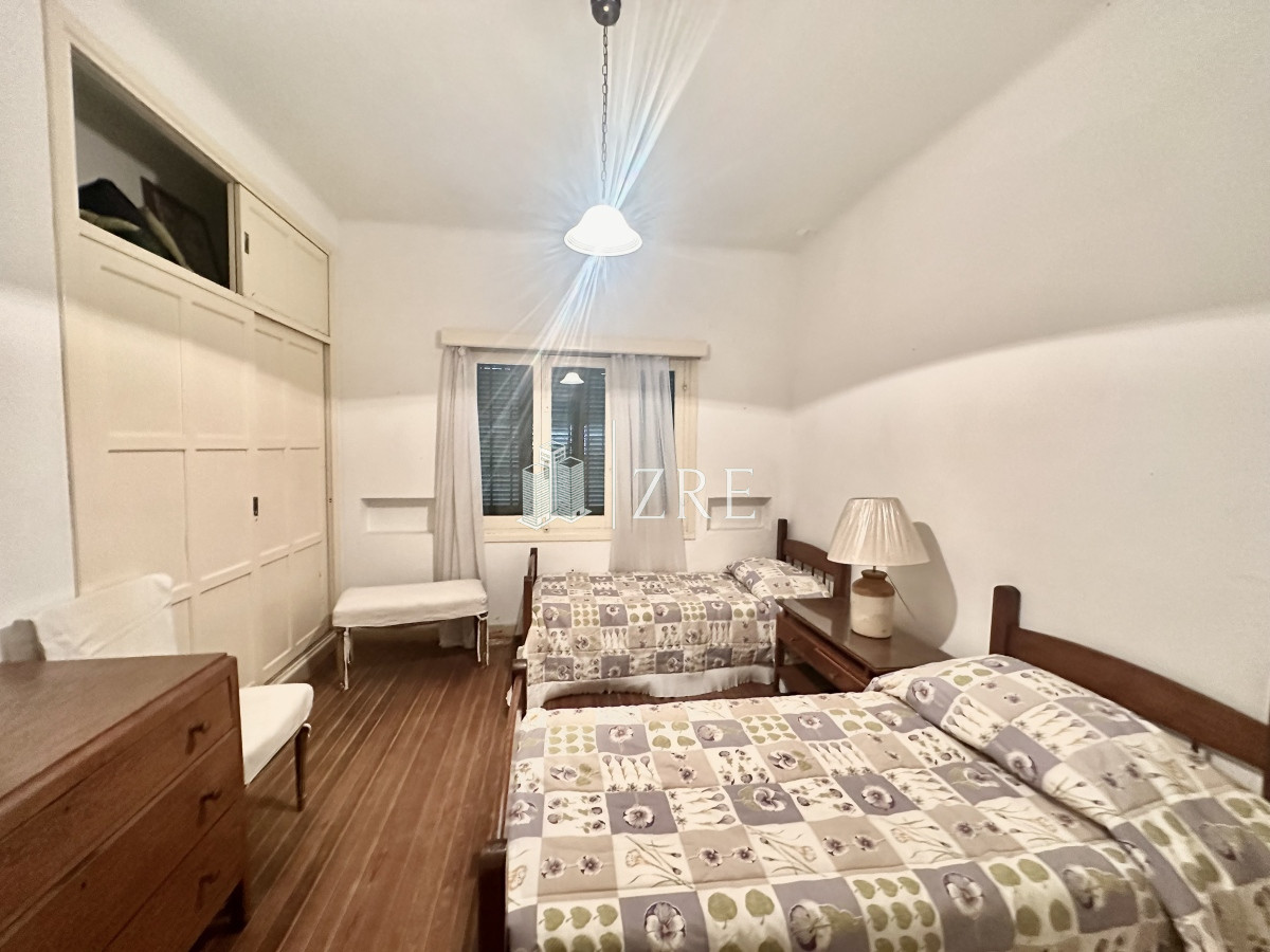 Casa ID.798 - Venta casa 7 dormitorios. Playa brava, Punta del Este