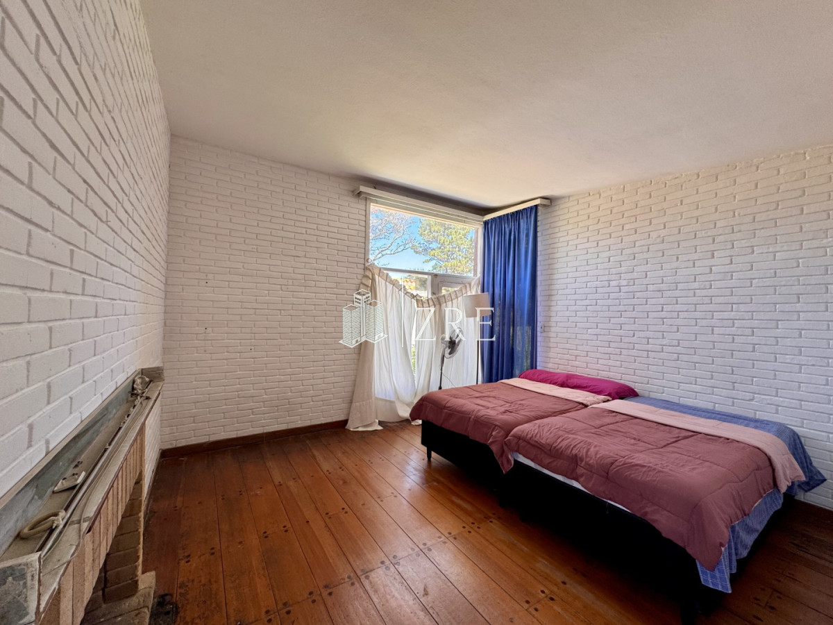 Casa ID.1350 - Venta casa 7 dormitorios, Cantegril, Punta del Este