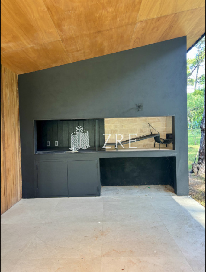 Casa ID.1353 - Casa moderna. 4 dormitorios. excelente estado 