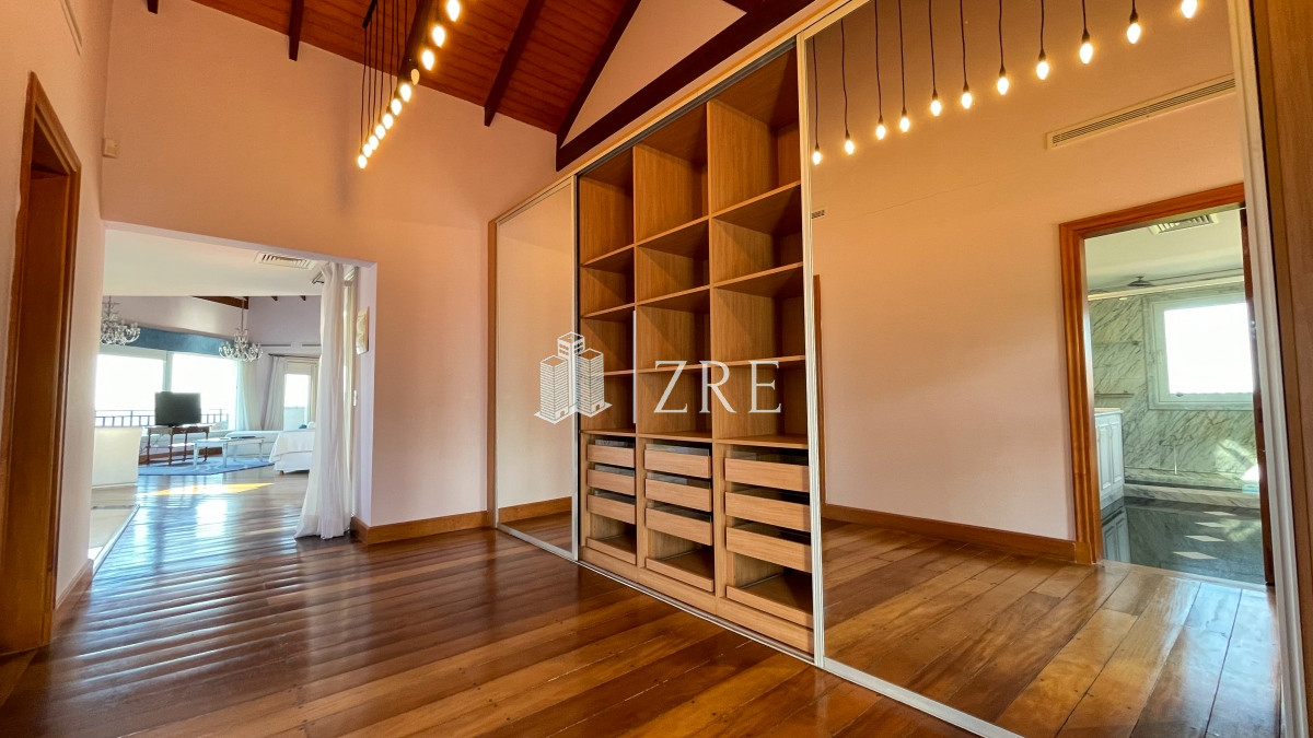 Casa ID.283 - Venta casa 10 dormitorios playa mansa Punta del Este