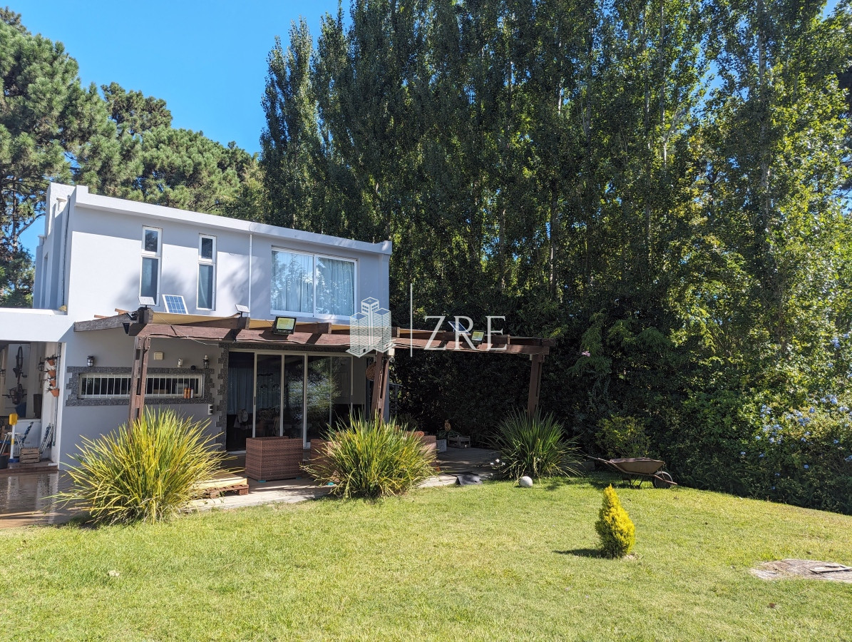 Casa ID.720 - Venta y alquiler espectacular casa en Parque Burnett, Maldonado