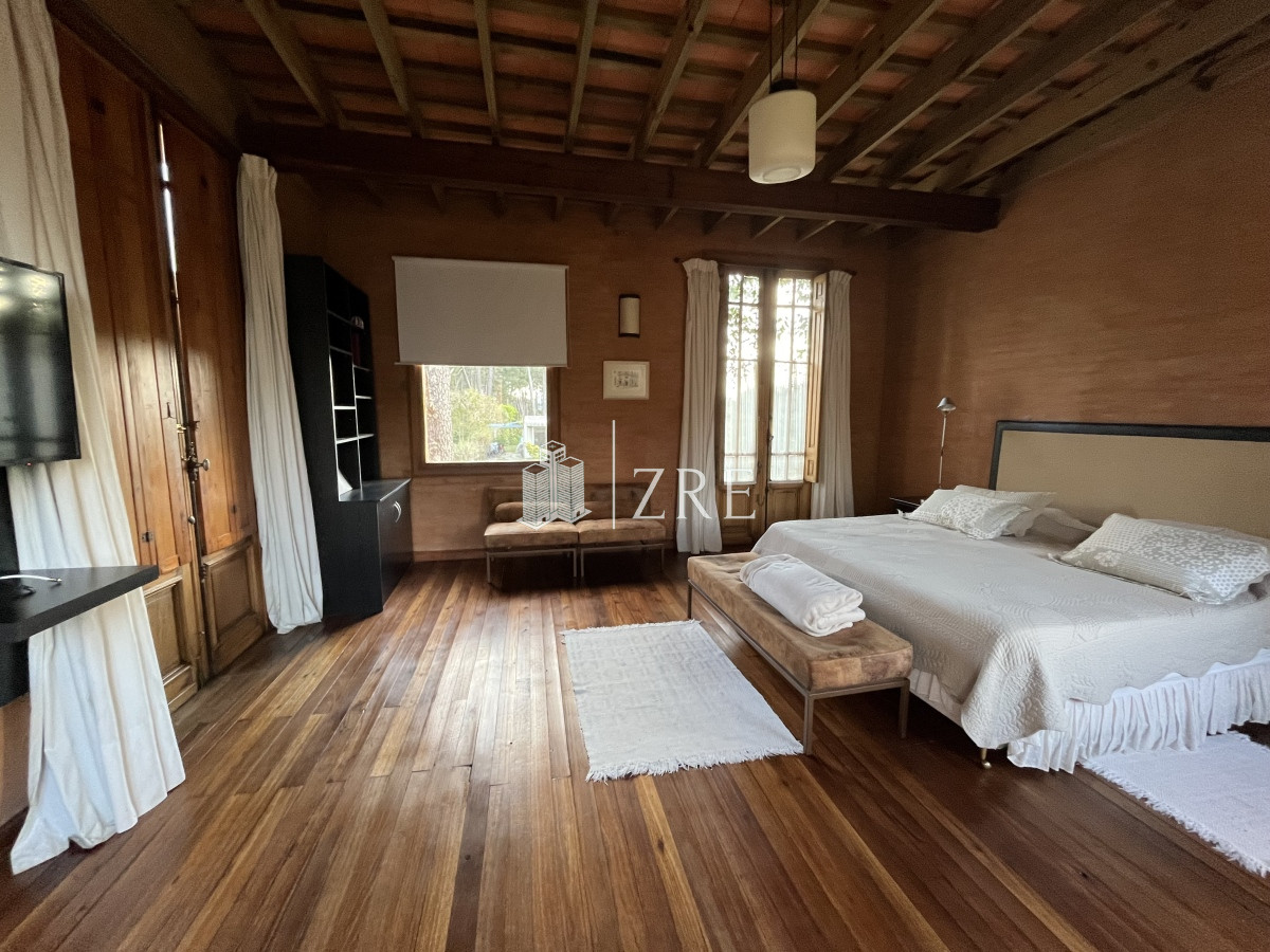 Casa ID.793 - Venta casa en  Barrio Privado La Arbolada Cinco Dormitorios Pisicina