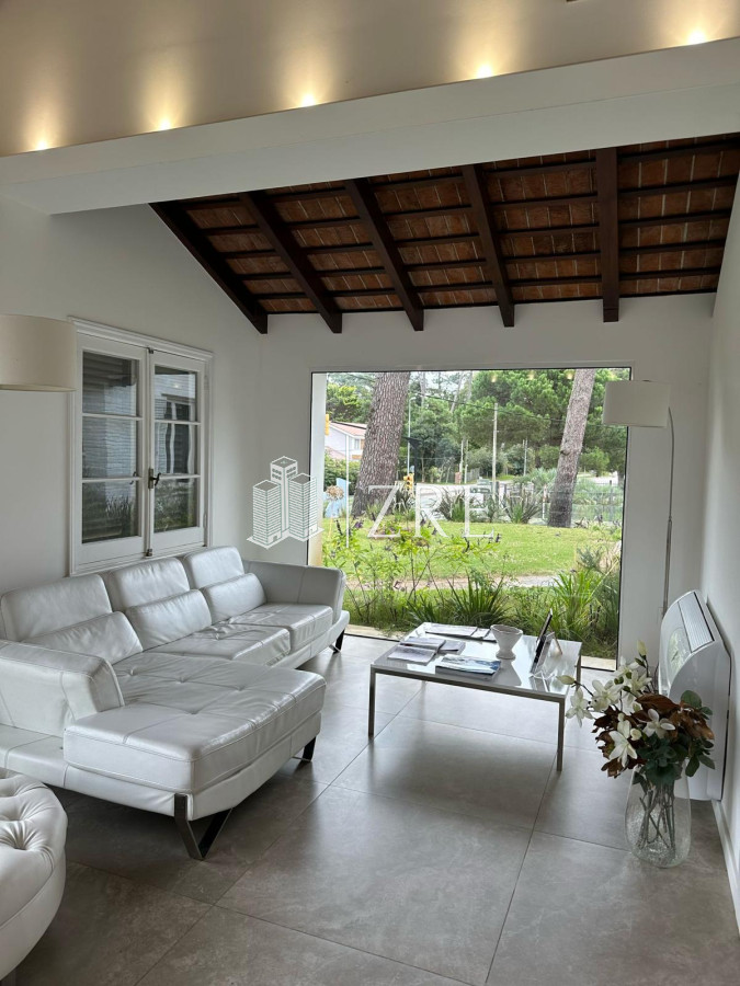 Casa ID.589 - Venta Casa 9 dormitorios