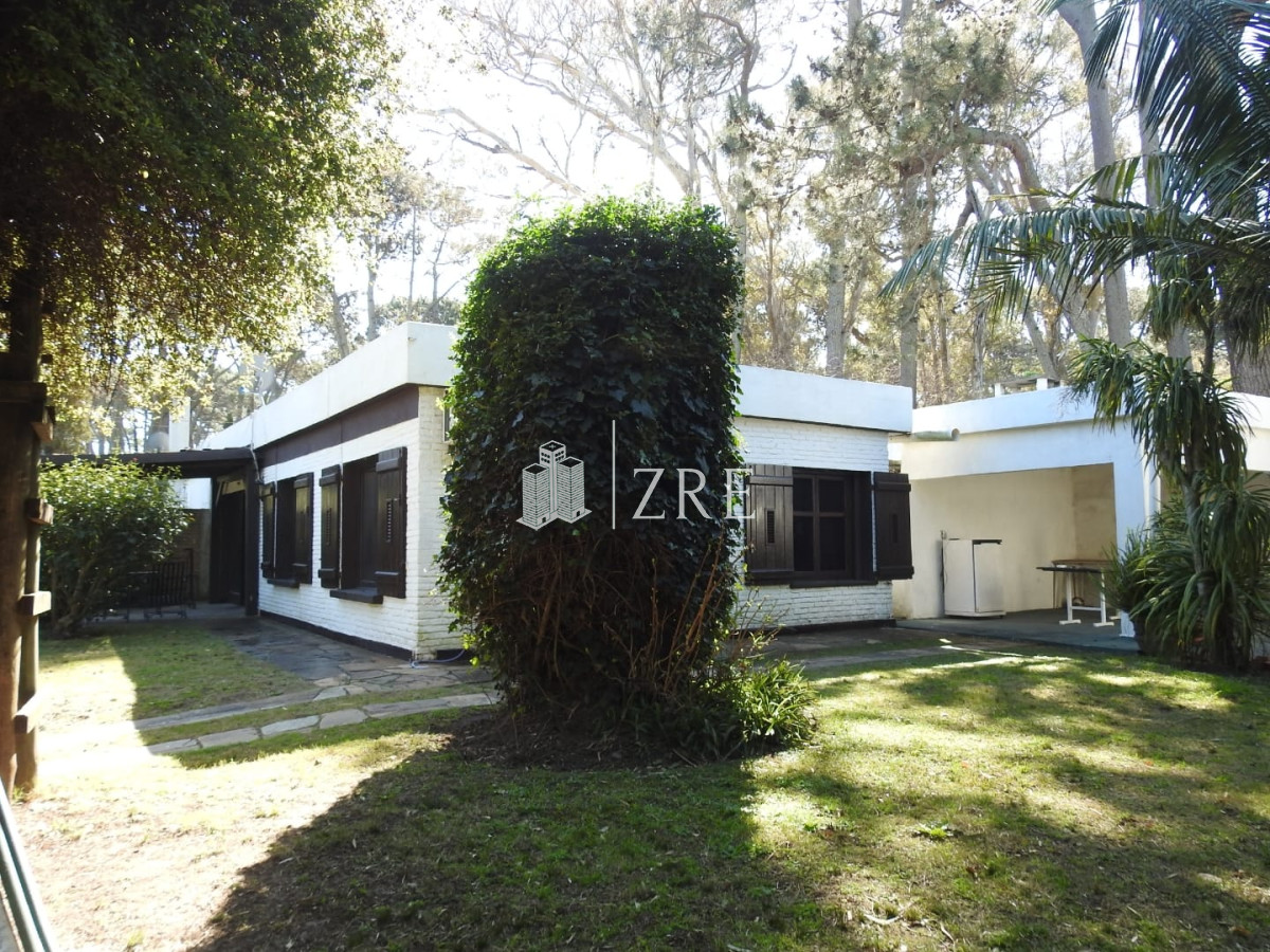 Casa ID.994 - Alquiler anual casa 4 dormitorios. San Rafael, Punta del Este. 