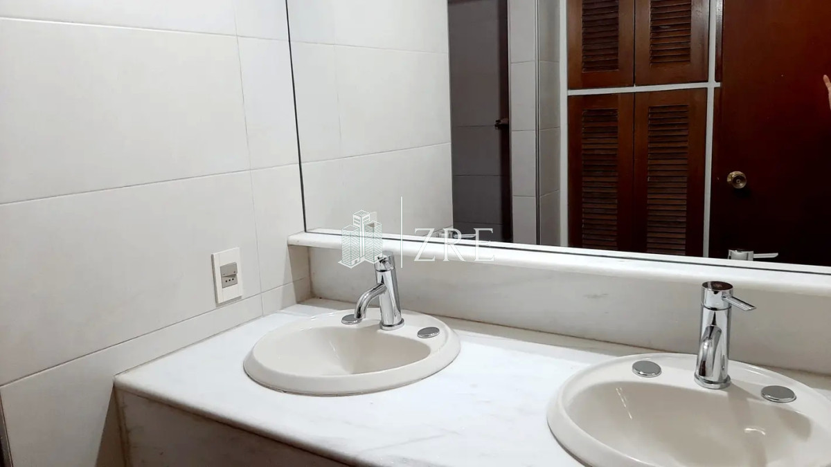 Casa ID.62 - Venta casa a media cuadra de la playa, 5 dorm, 4 baños y servicio