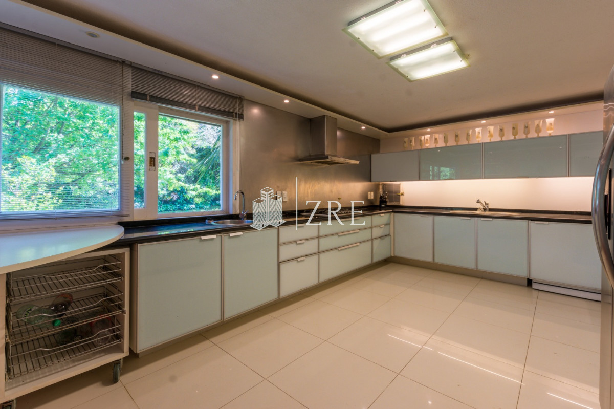 Casa ID.508 - Venta residencia en Playa Mansa Punta del Este