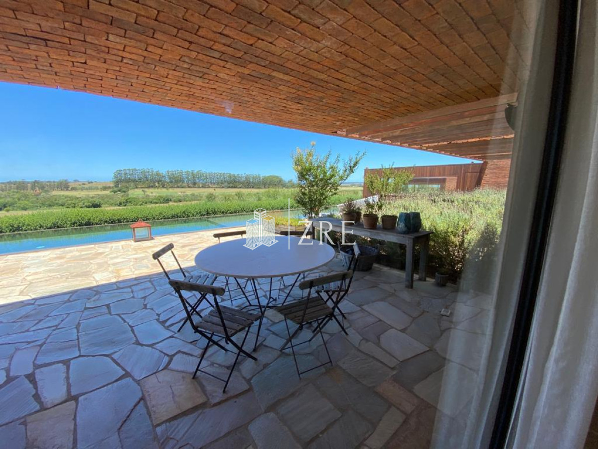 Casa ID.803 - Casa en Venta - 4 Suite-  sauna - piscina - Fasano Las Piedras  