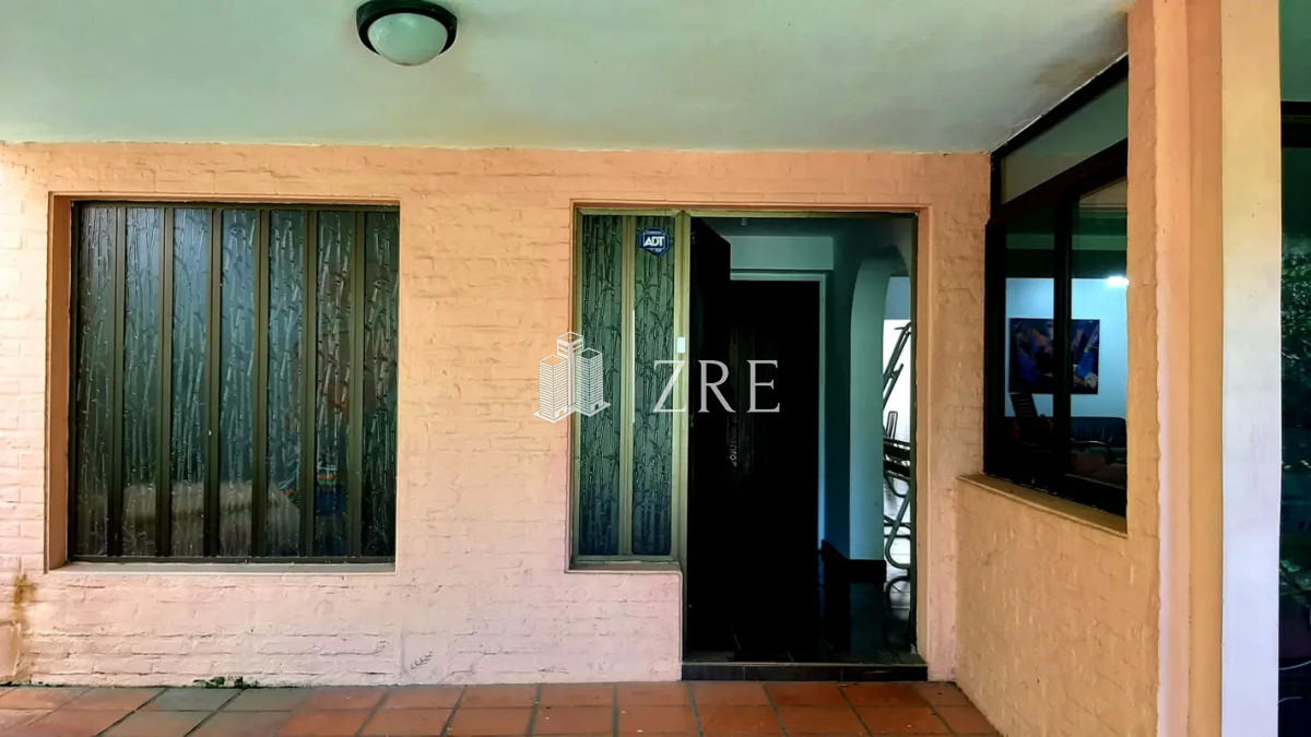 Casa ID.62 - Venta casa a media cuadra de la playa, 5 dorm, 4 baños y servicio