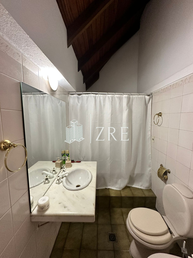 Casa ID.706 - Venta espectacular casa Punta del Este, Golf - 4 dormitorios con piscina y gran parque