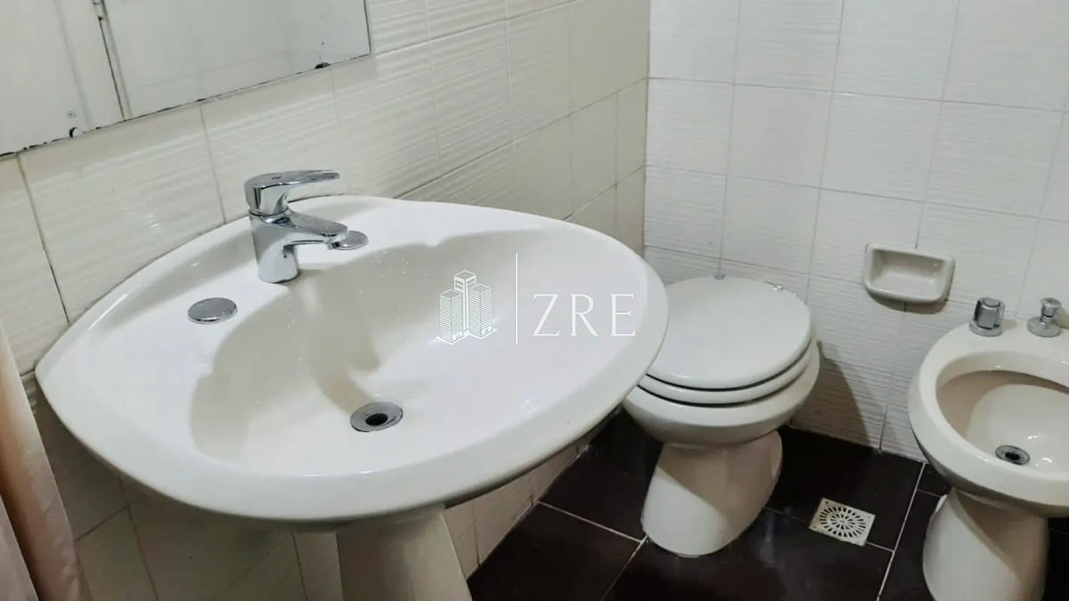 Casa ID.62 - Venta casa a media cuadra de la playa, 5 dorm, 4 baños y servicio