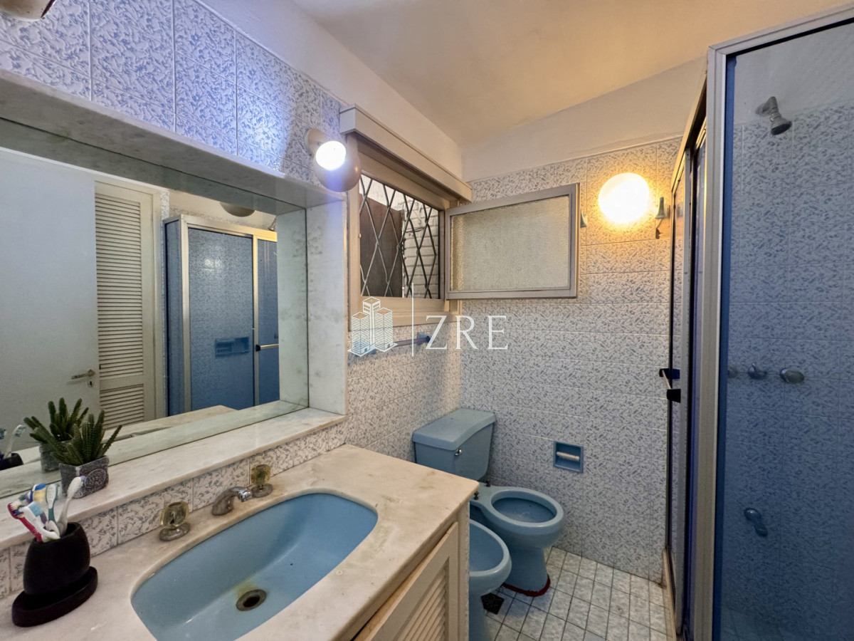 Casa ID.1350 - Venta casa 7 dormitorios, Cantegril, Punta del Este