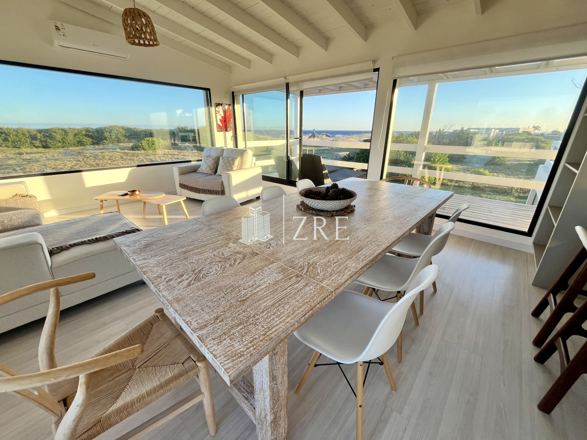 Casa ID.592 - Venta casa frente al mar con piscina 