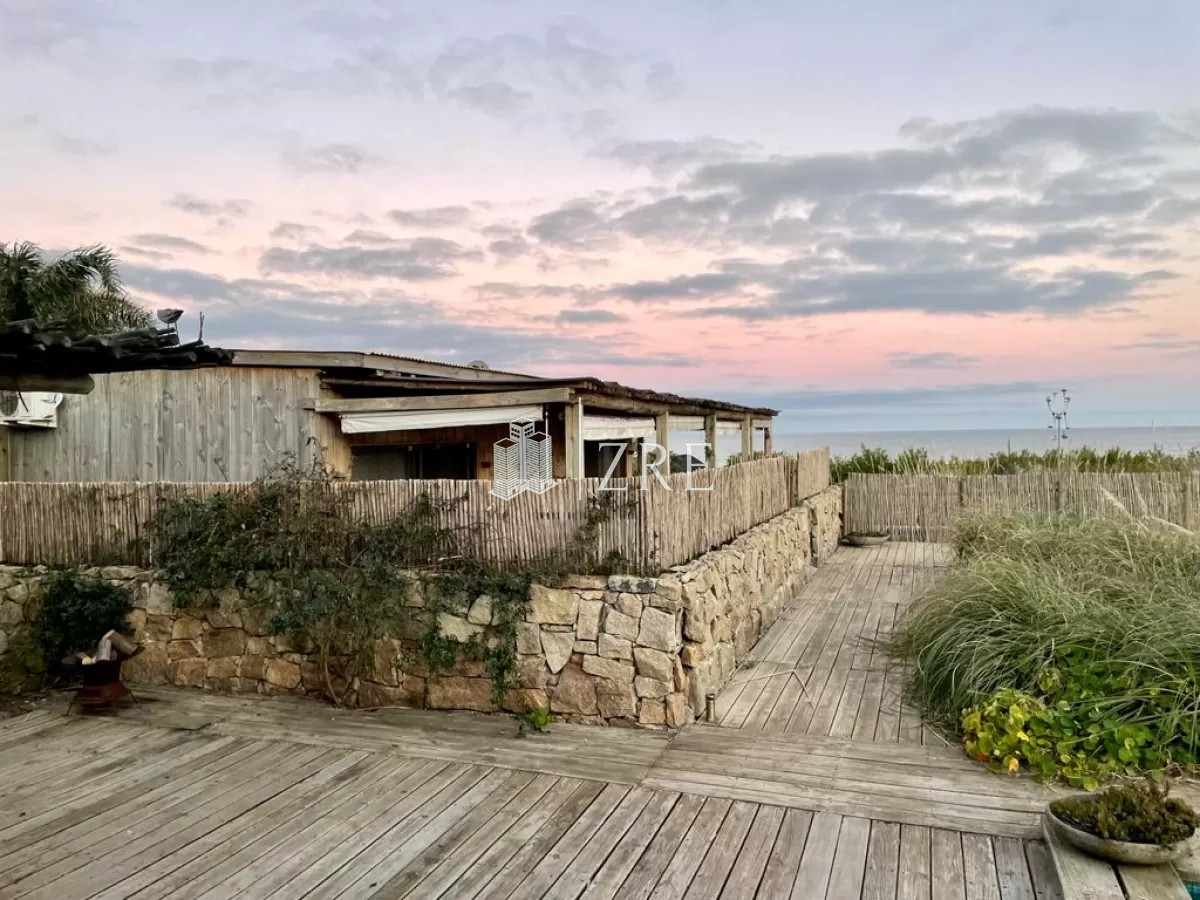 Casa ID.192 - Casa en venta 7 dormitorios Punta Piedras