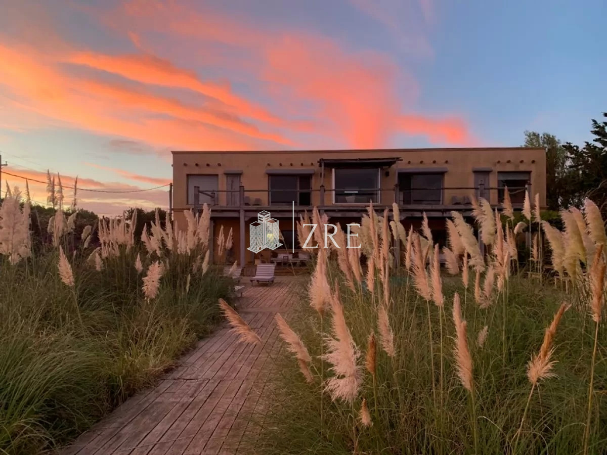 Casa ID.192 - Casa en venta 7 dormitorios Punta Piedras