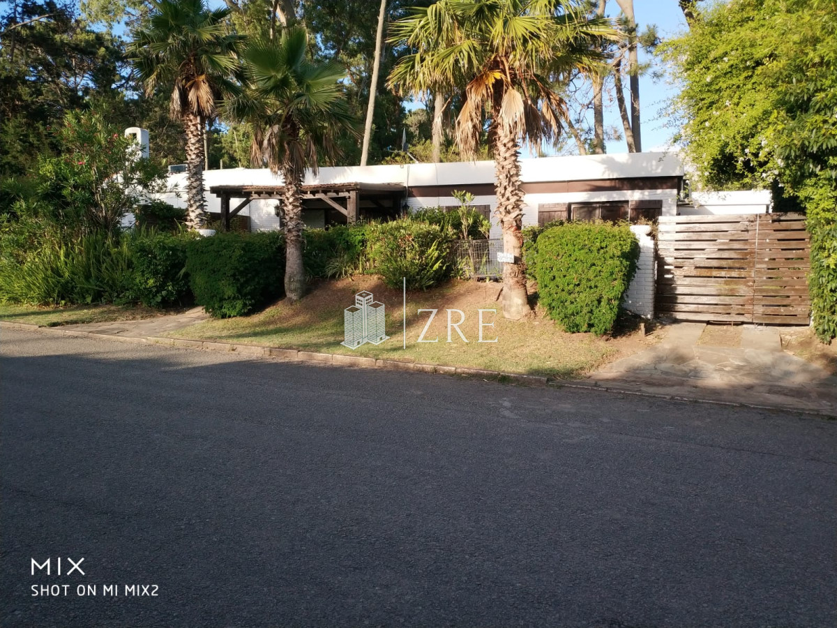 Casa ID.994 - Alquiler anual casa 4 dormitorios. San Rafael, Punta del Este. 