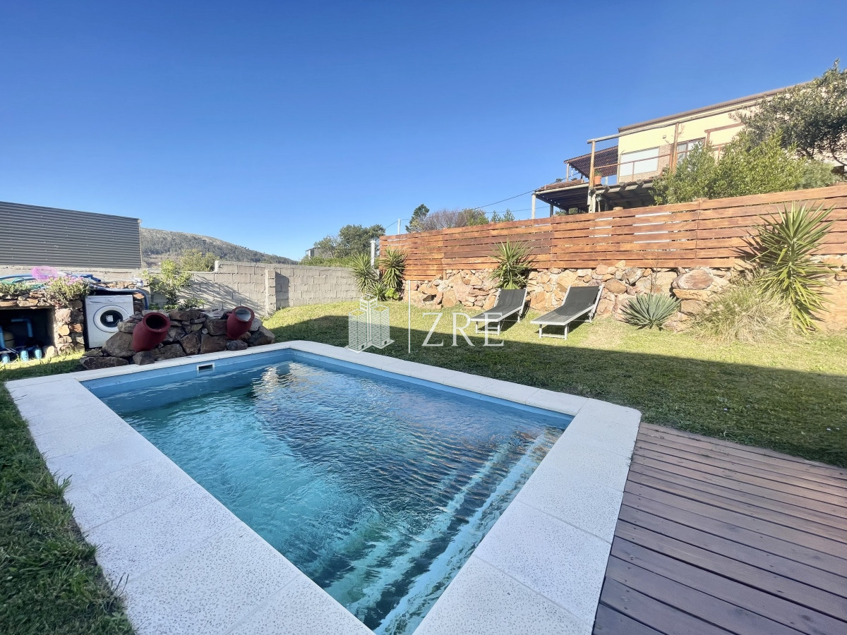 Casa ID.185 - Venta Casa - 3 dormitorios - Pileta y parrillero - Piriapolis 