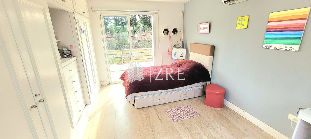 Casa ID.282 - Venta casa 4 dormitorios, Marly Punta del Este. 