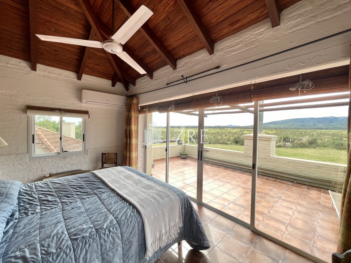 Casa ID.203 - Venta casa - 4 dormitorios. Piriapolis - Bella Vista 