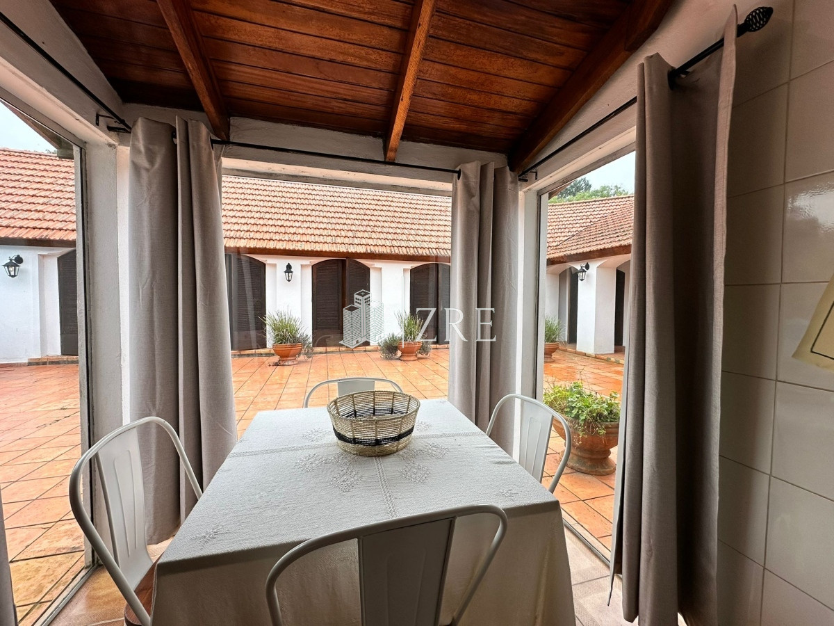 Casa ID.706 - Venta espectacular casa Punta del Este, Golf - 4 dormitorios con piscina y gran parque