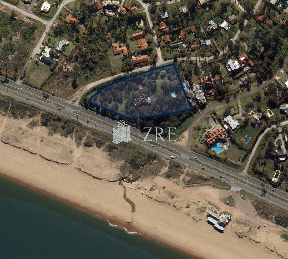 Casa ID.328 - Venta casa 6 dormitorios playa mansa, Punta del Este