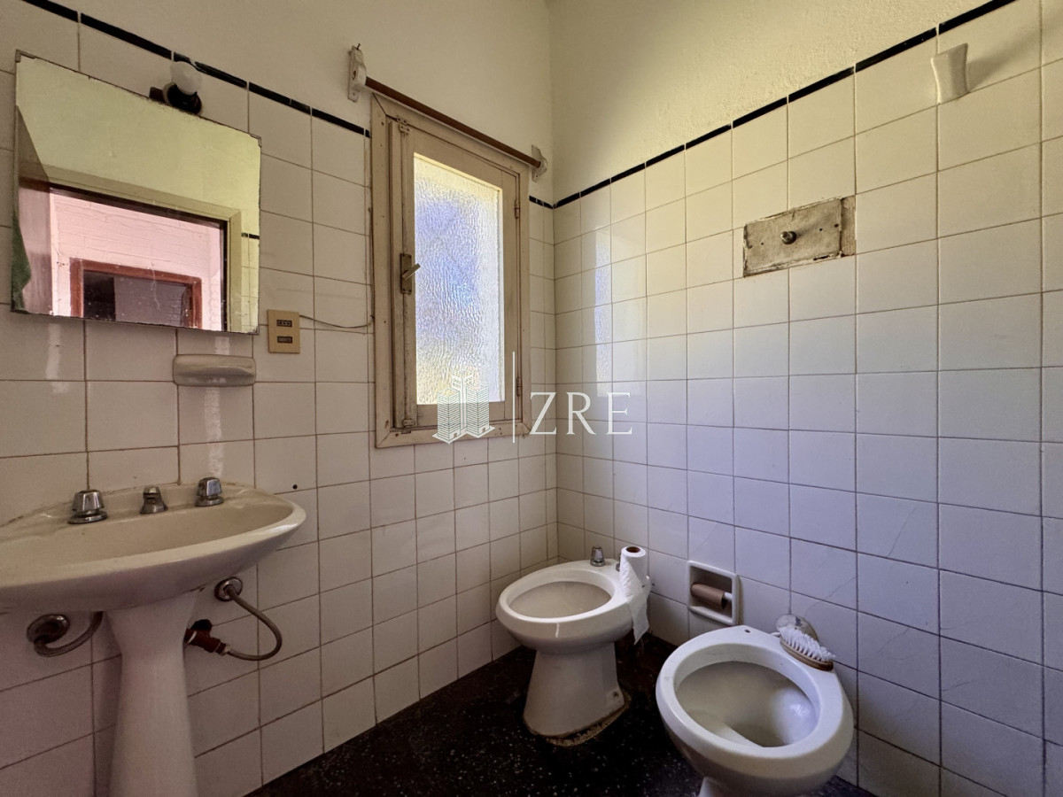 Casa ID.1350 - Venta casa 7 dormitorios, Cantegril, Punta del Este