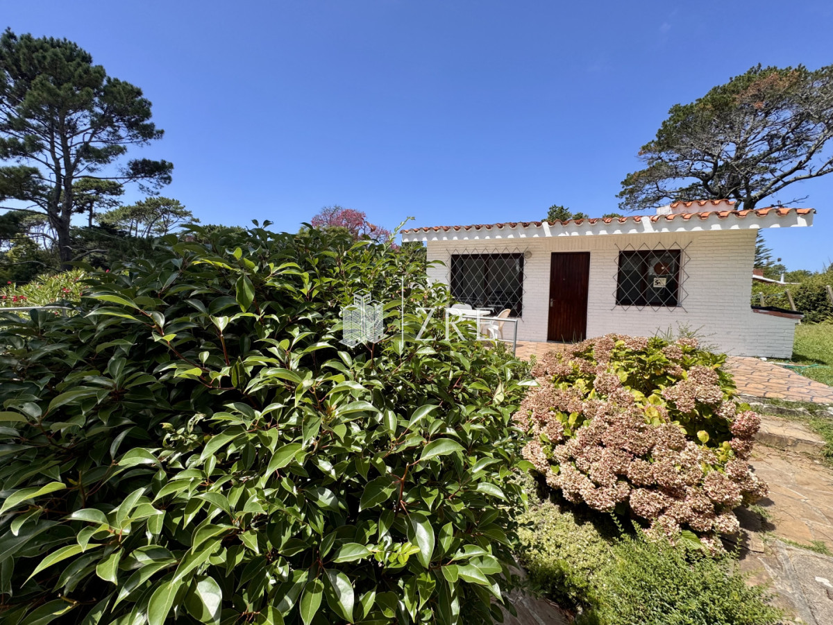 Casa ID.1350 - Venta casa 7 dormitorios, Cantegril, Punta del Este
