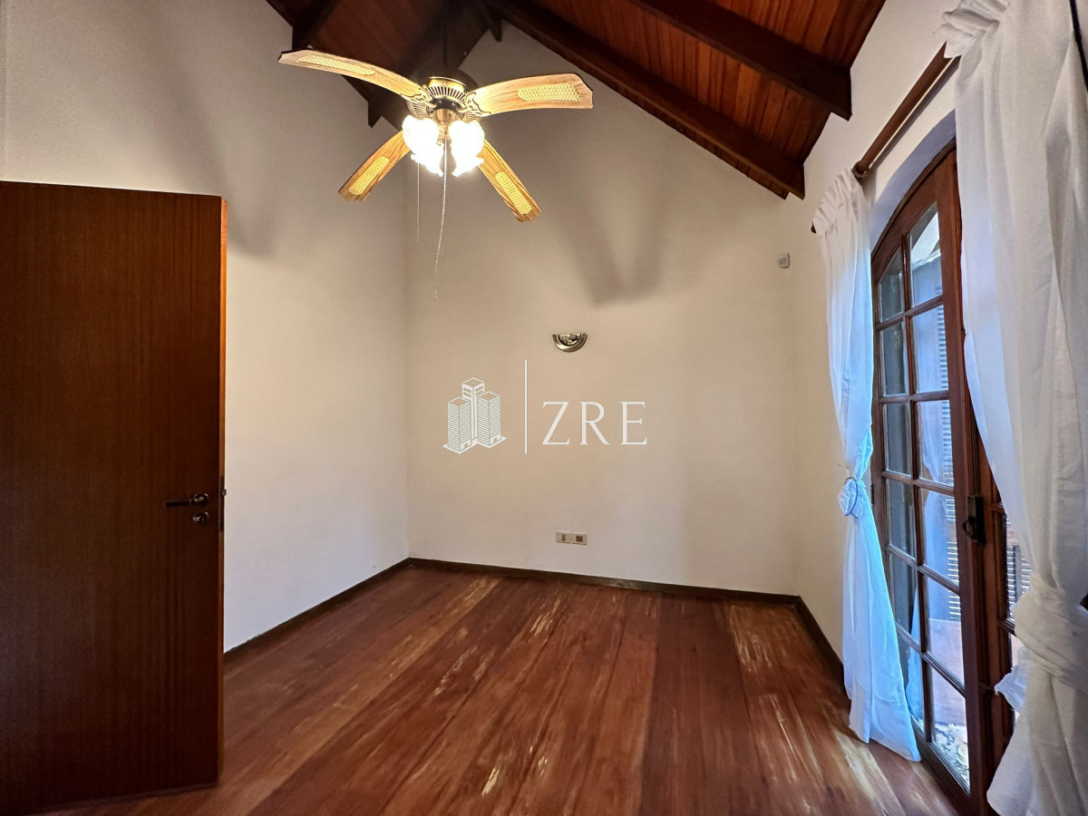 Casa ID.706 - Venta espectacular casa Punta del Este, Golf - 4 dormitorios con piscina y gran parque