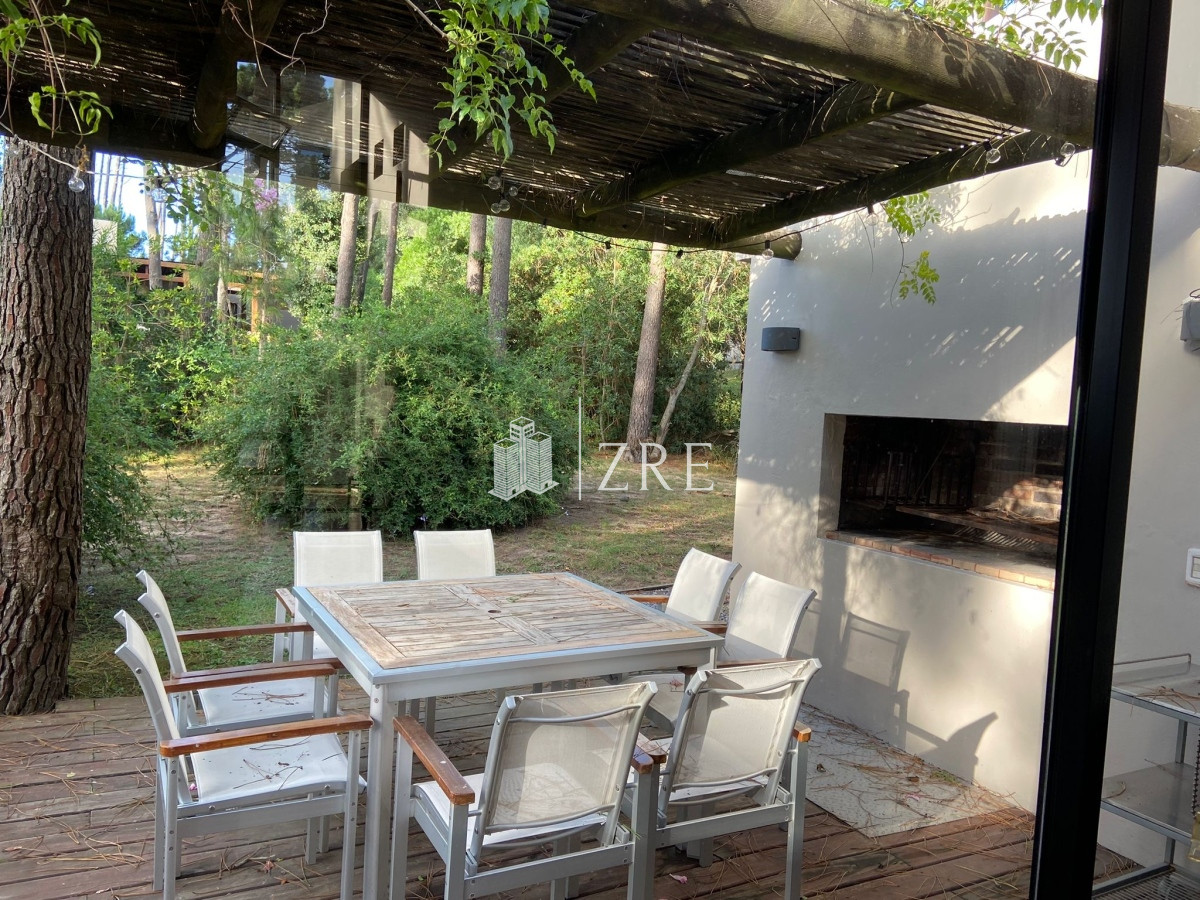 Casa ID.281 - Venta casa 4 dormitorios Laguna Blanca