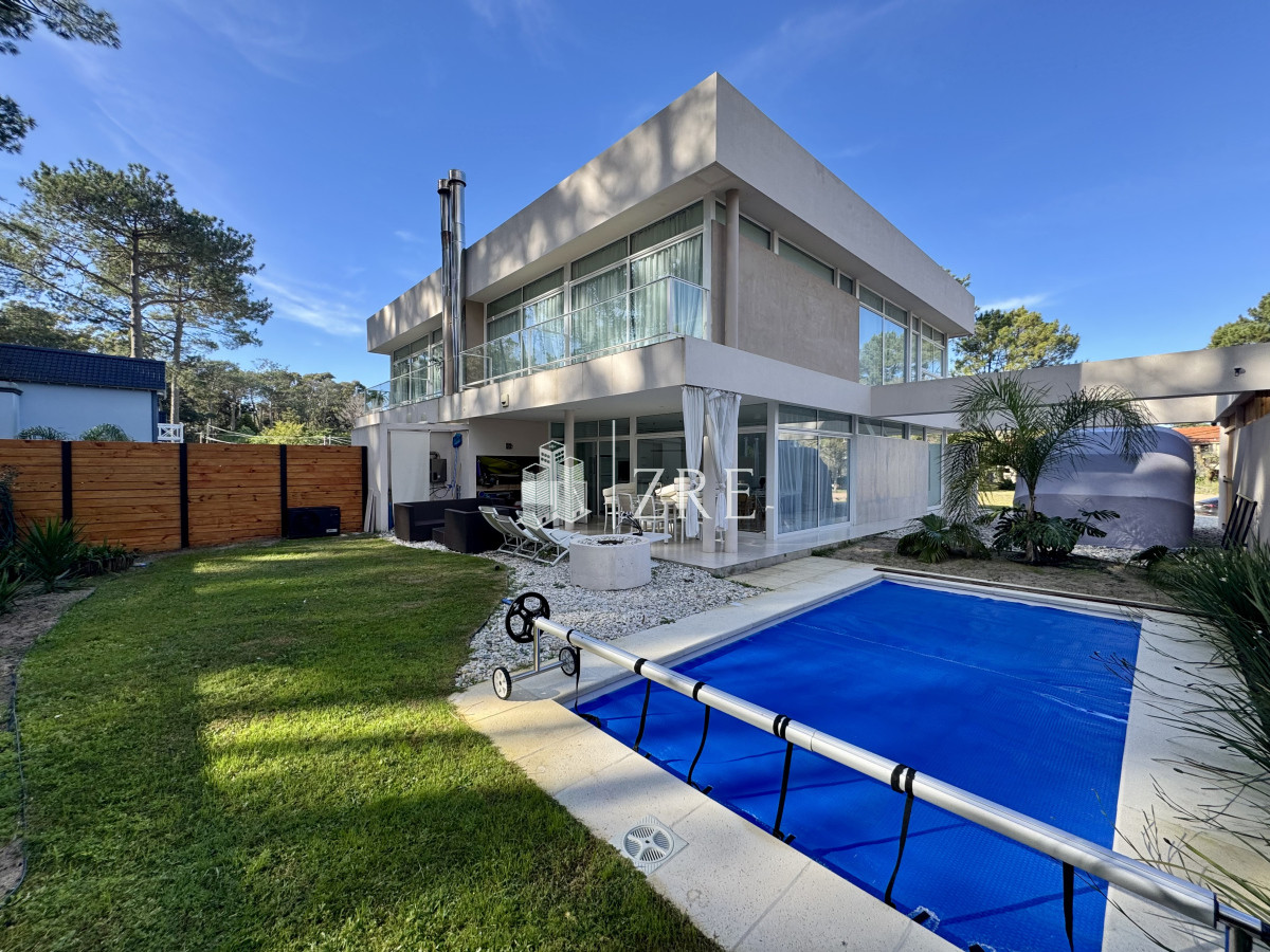 Casa ID.555 - Venta de casa 4 dormitorios en Green Park, Punta Ballena.