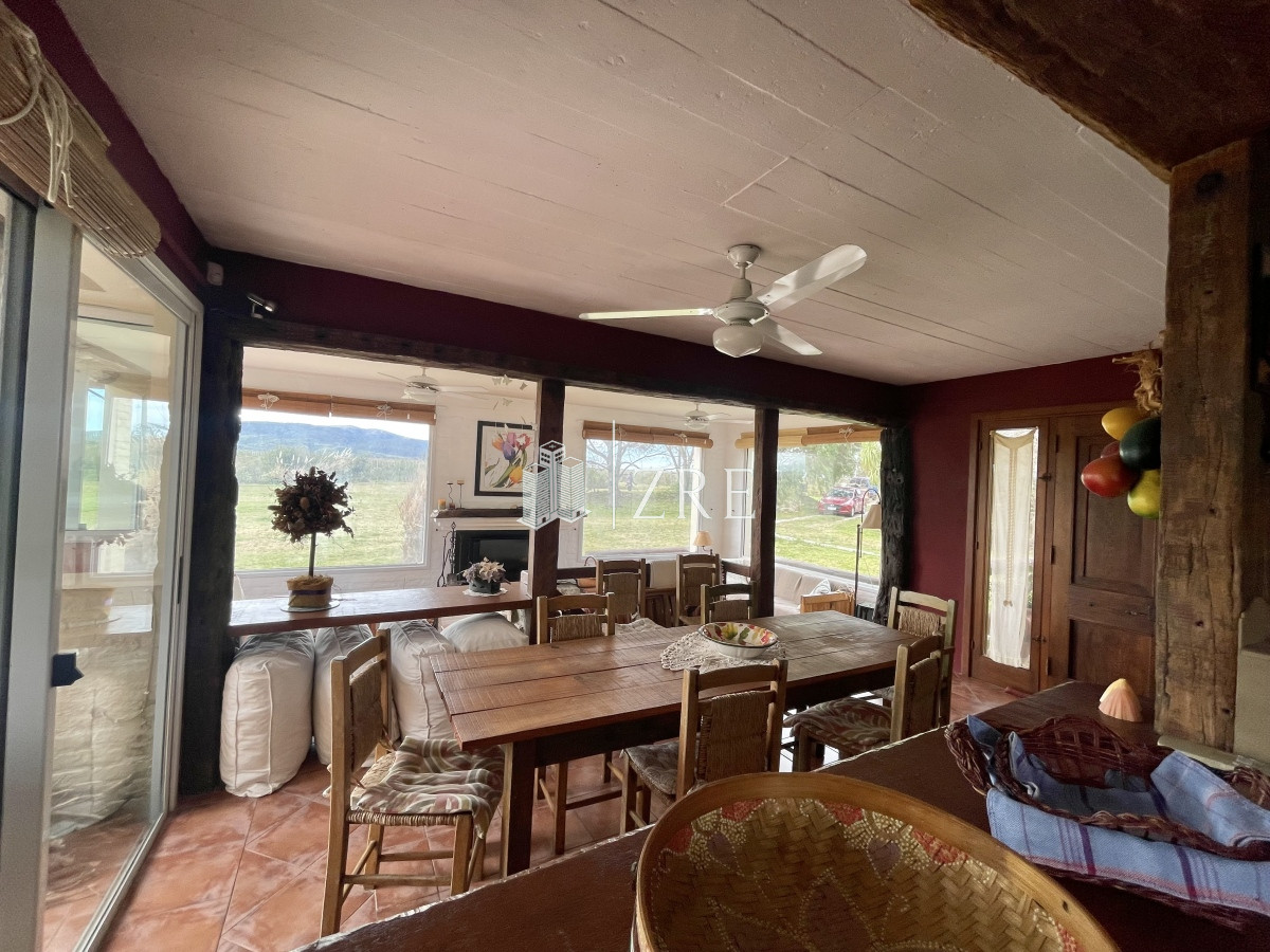 Casa ID.203 - Venta casa - 4 dormitorios. Piriapolis - Bella Vista 