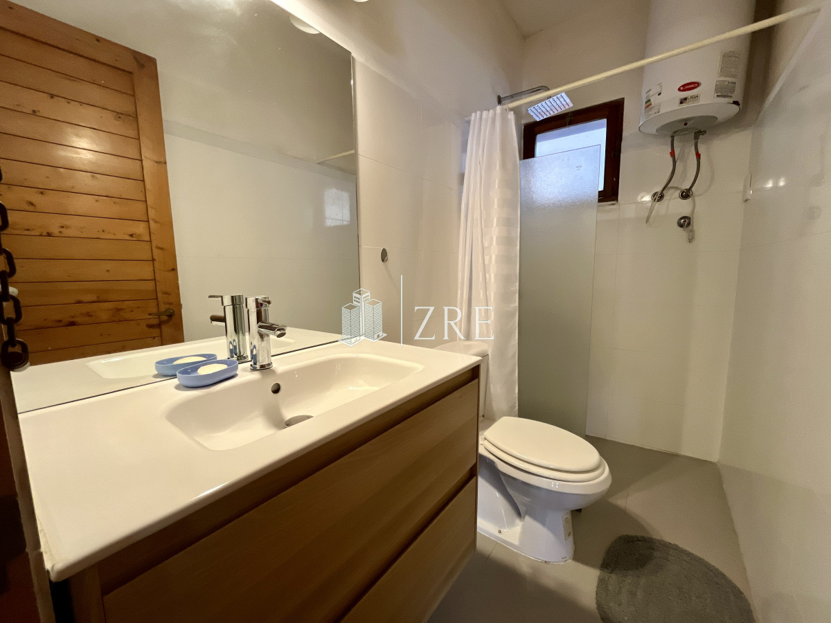 Casa ID.689 - Venta casa 3 dormitorios, La barra. Punta del Este 
