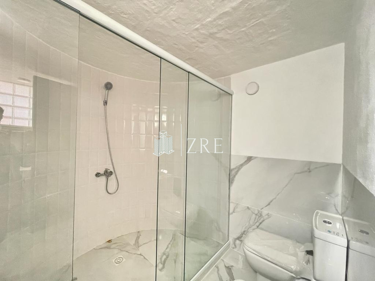 Casa ID.239 - Venta Casa sobre la ruta frente al mar Punta del Este.