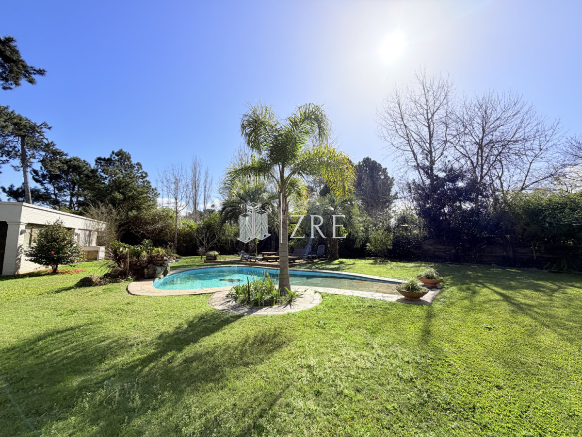 Casa ID.793 - Venta casa en  Barrio Privado La Arbolada Cinco Dormitorios Pisicina