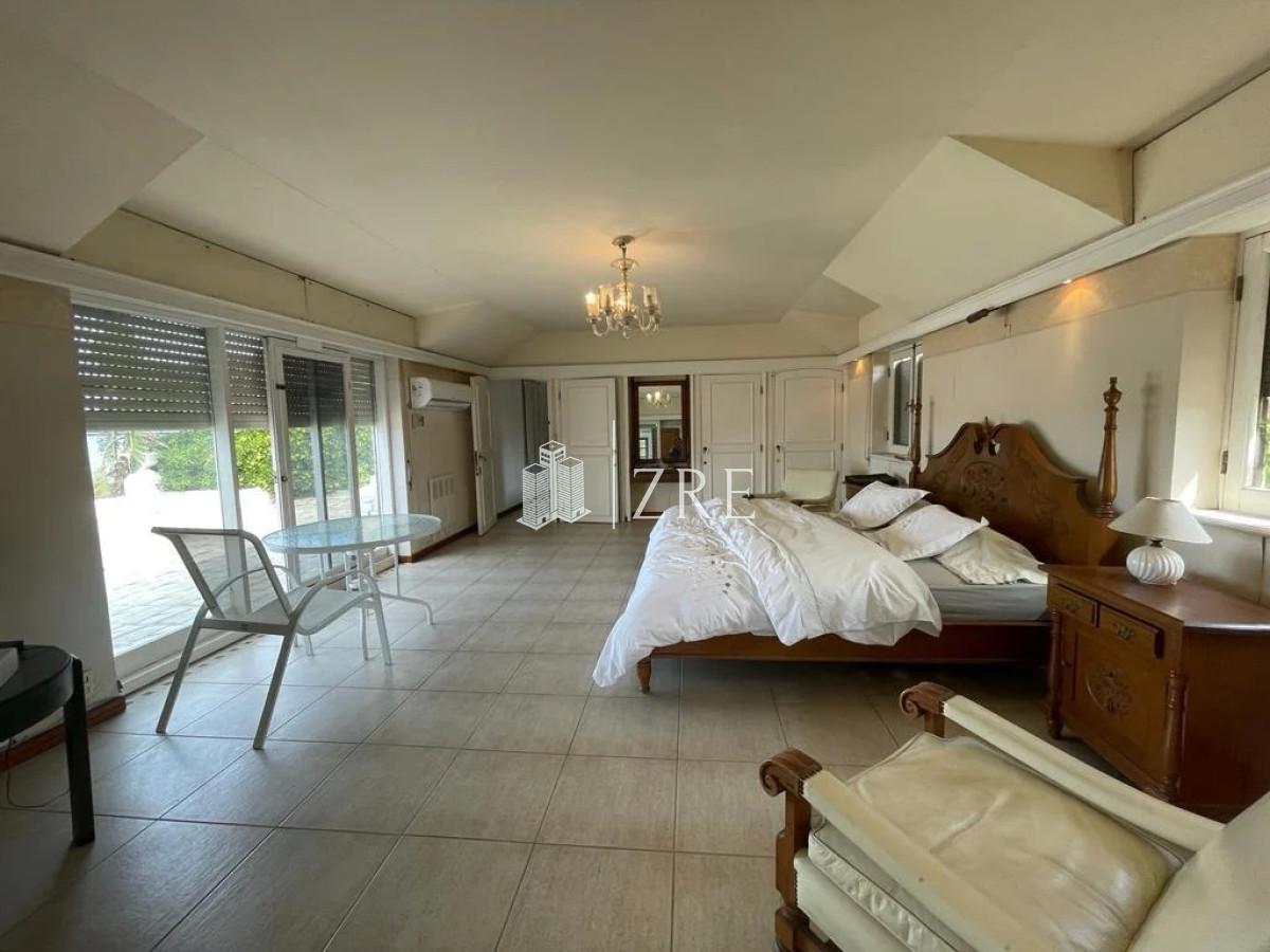 Casa ID.213 - Venta casa 5 dormitorios primera linea playa mansa Punta del Este 