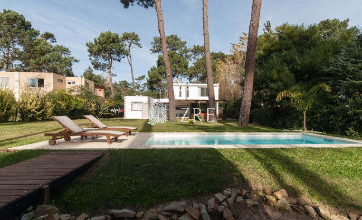 Casa ID.720 - Venta y alquiler espectacular casa en Parque Burnett, Maldonado