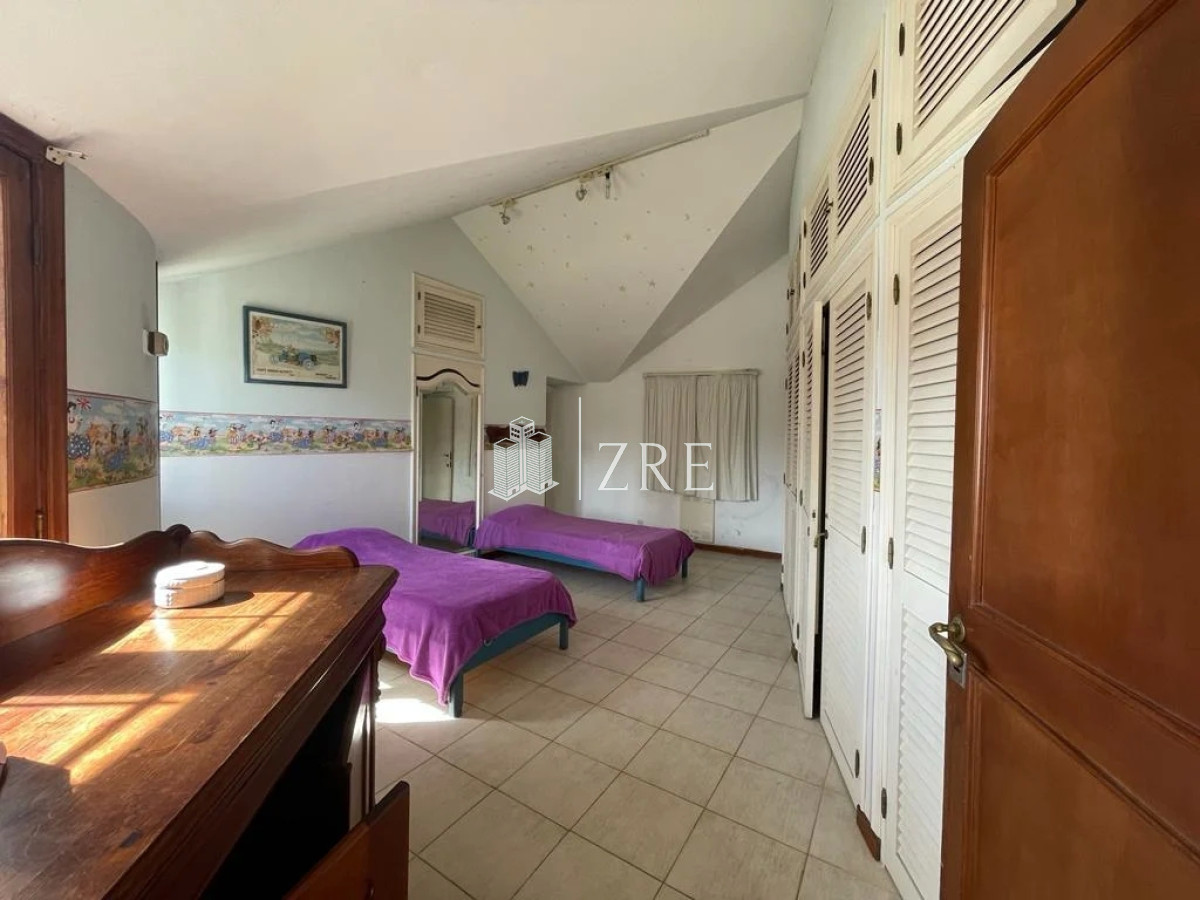 Casa ID.213 - Venta casa 5 dormitorios primera linea playa mansa Punta del Este 