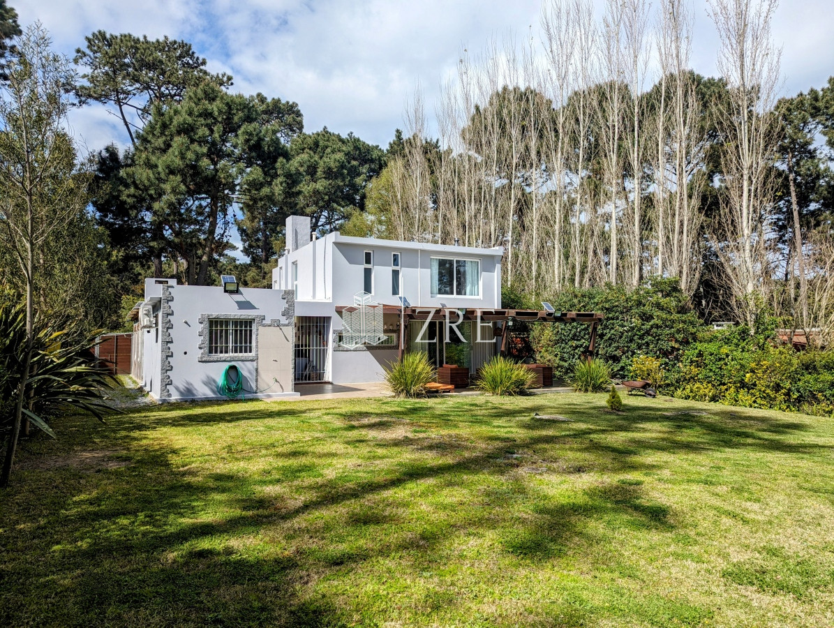 Casa ID.720 - Venta y alquiler espectacular casa en Parque Burnett, Maldonado