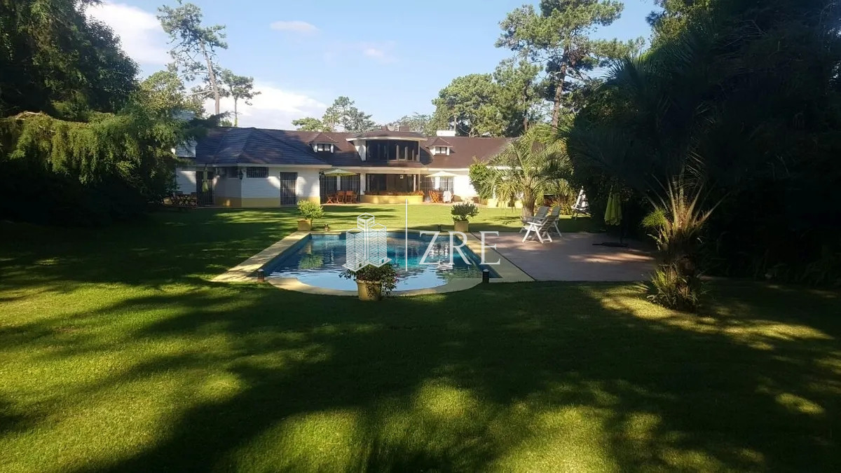 Casa ID.493 - Venta  mansion en zona Cantegril!
