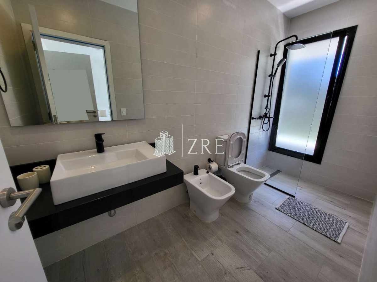 Casa ID.708 - Venta casa 4 dormitorios. Playa Brava, Punta del Este 
