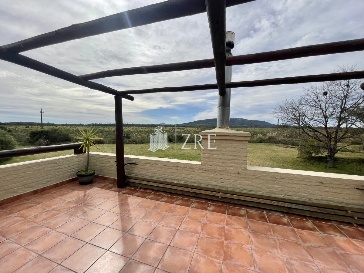 Casa ID.203 - Venta casa - 4 dormitorios. Piriapolis - Bella Vista 