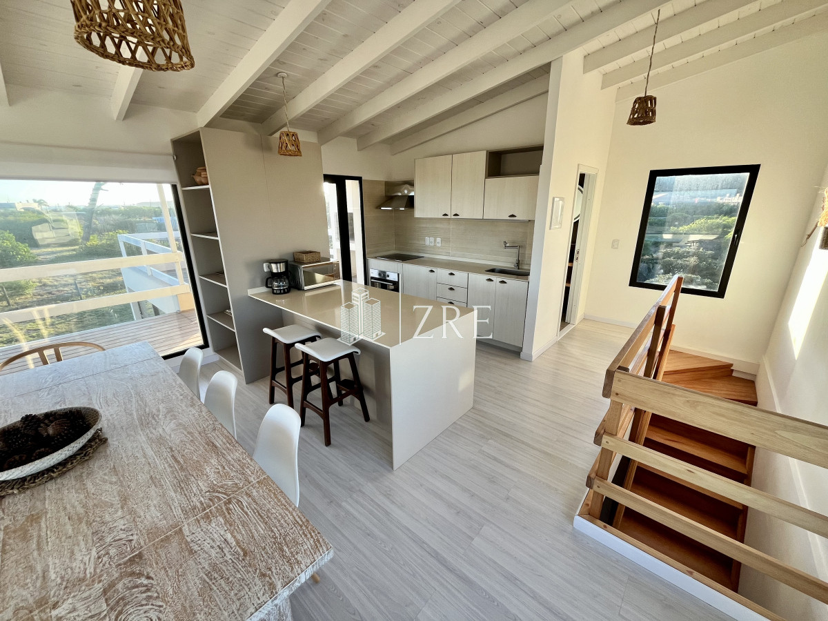 Casa ID.592 - Venta casa frente al mar con piscina 