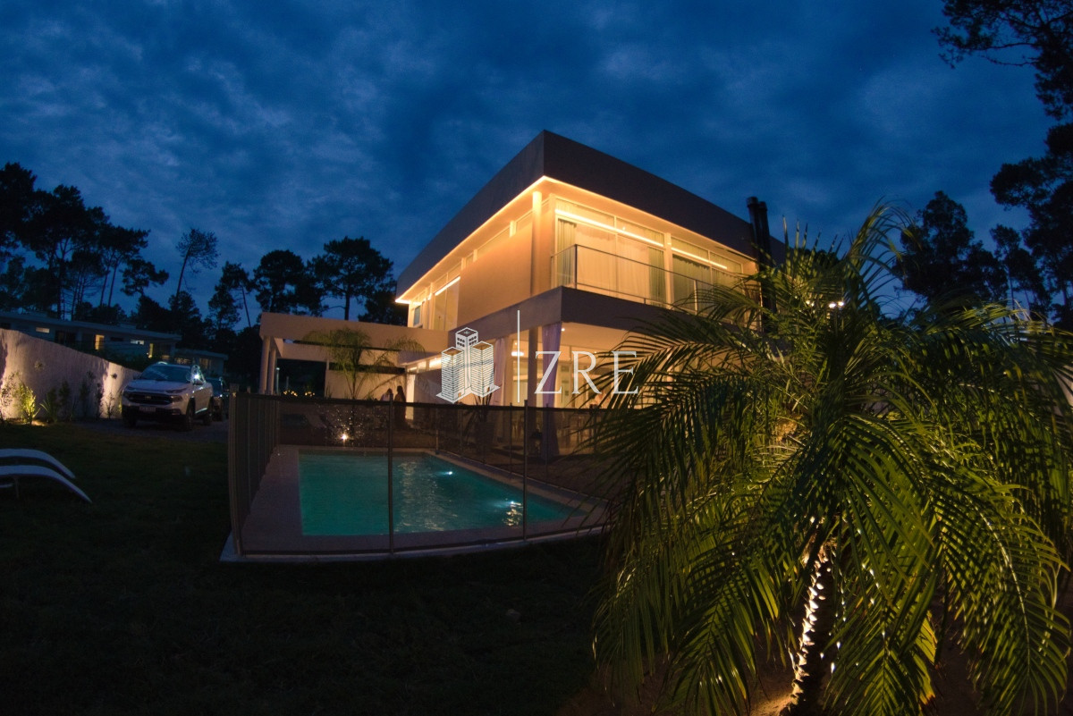 Casa ID.765 - Venta de casa 4 dormitorios