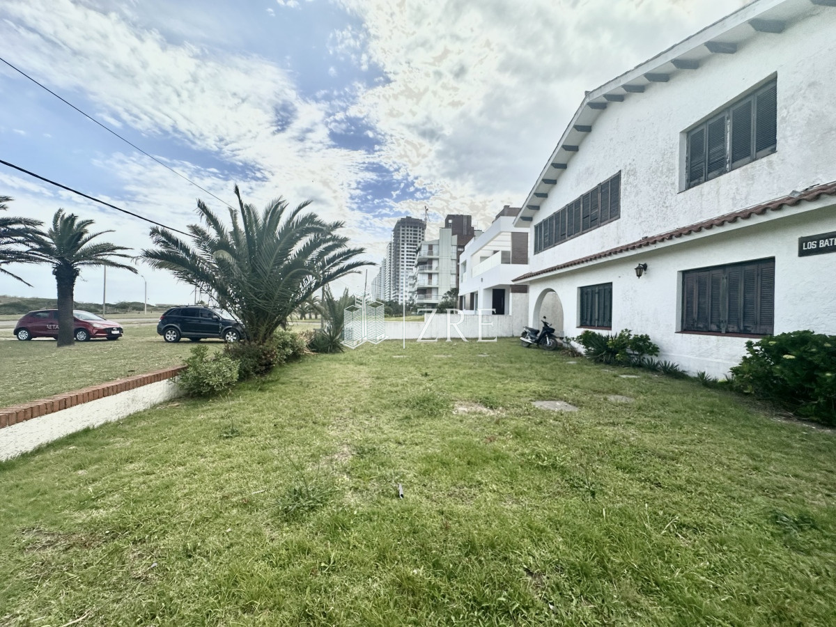 Casa ID.798 - Venta casa 7 dormitorios. Playa brava, Punta del Este