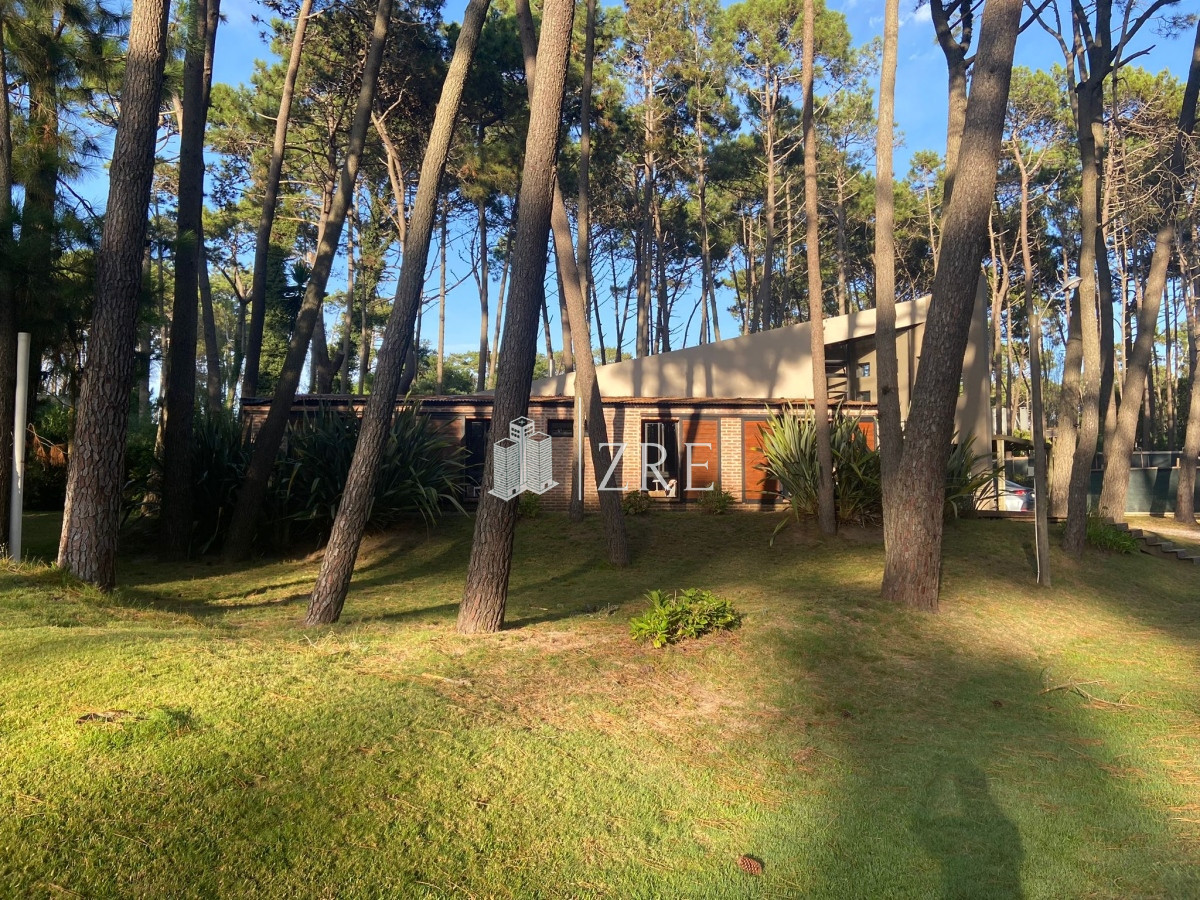 Casa ID.281 - Venta casa 4 dormitorios Laguna Blanca