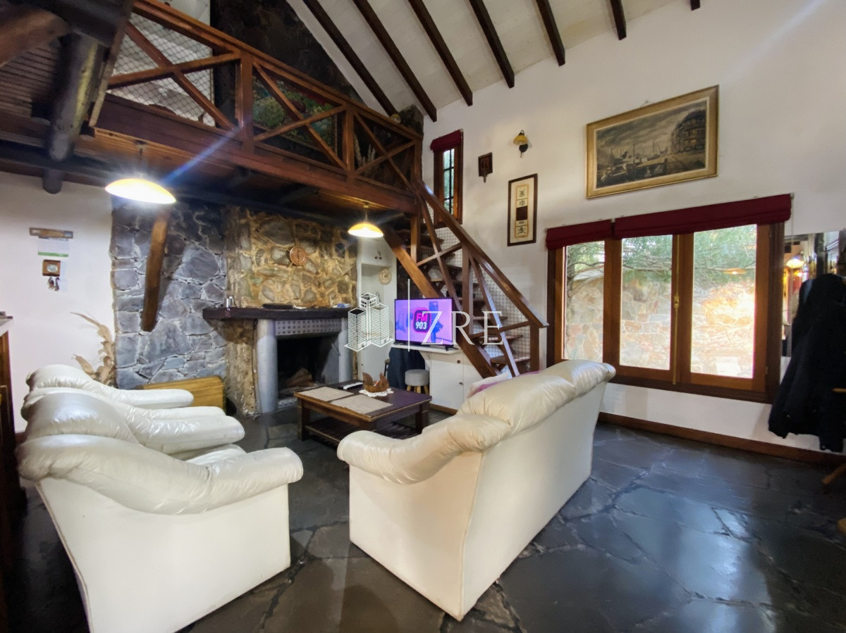 Casa ID.301 - Venta casa 3 dormitorios. Pinares Punta del Este. 