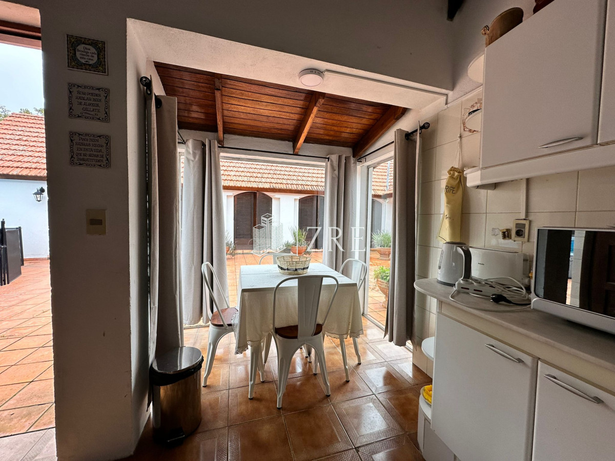 Casa ID.706 - Venta espectacular casa Punta del Este, Golf - 4 dormitorios con piscina y gran parque