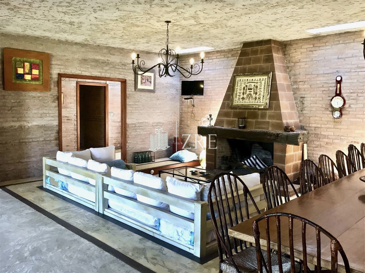 Casa ID.149 - Venta Casa - 5 dormitorios + Piscina - Manantiales 