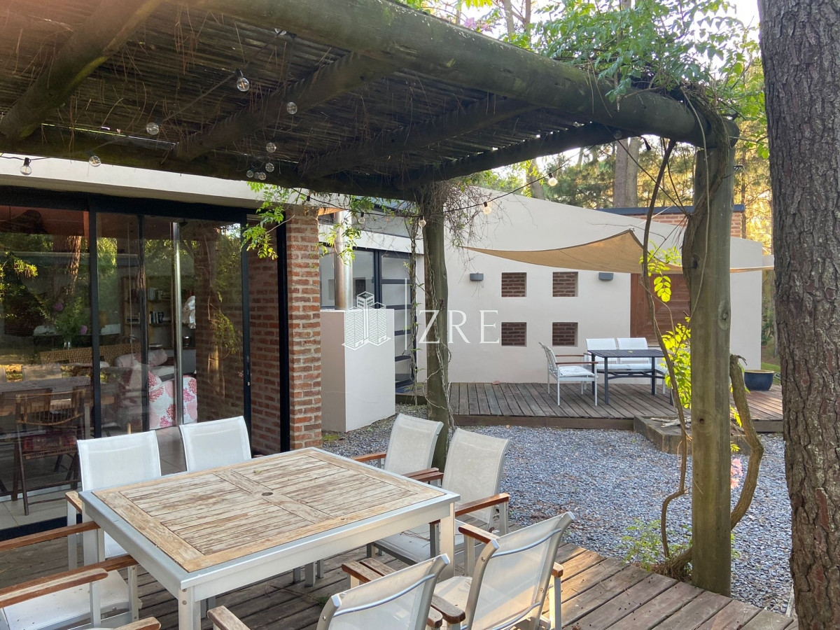 Casa ID.281 - Venta casa 4 dormitorios Laguna Blanca